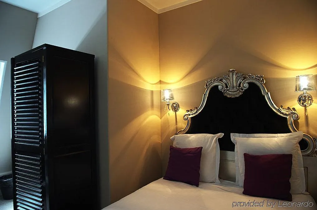 Annexe Hotel Paříž